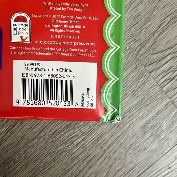 Lot of 3- Children's Hardcover Christmas Holiday Picture Books - Picture 5 of 5